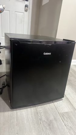Mini fridge