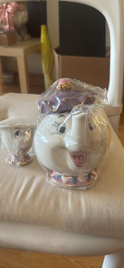 Disney Beauty and the Beast Mrs. Potts & Chip tea set ☕️✨ — excellent condition with original packaging, perfect for collectors or Disney lovers!