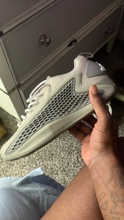 Still fresh Anthony Edward’s cool Gray