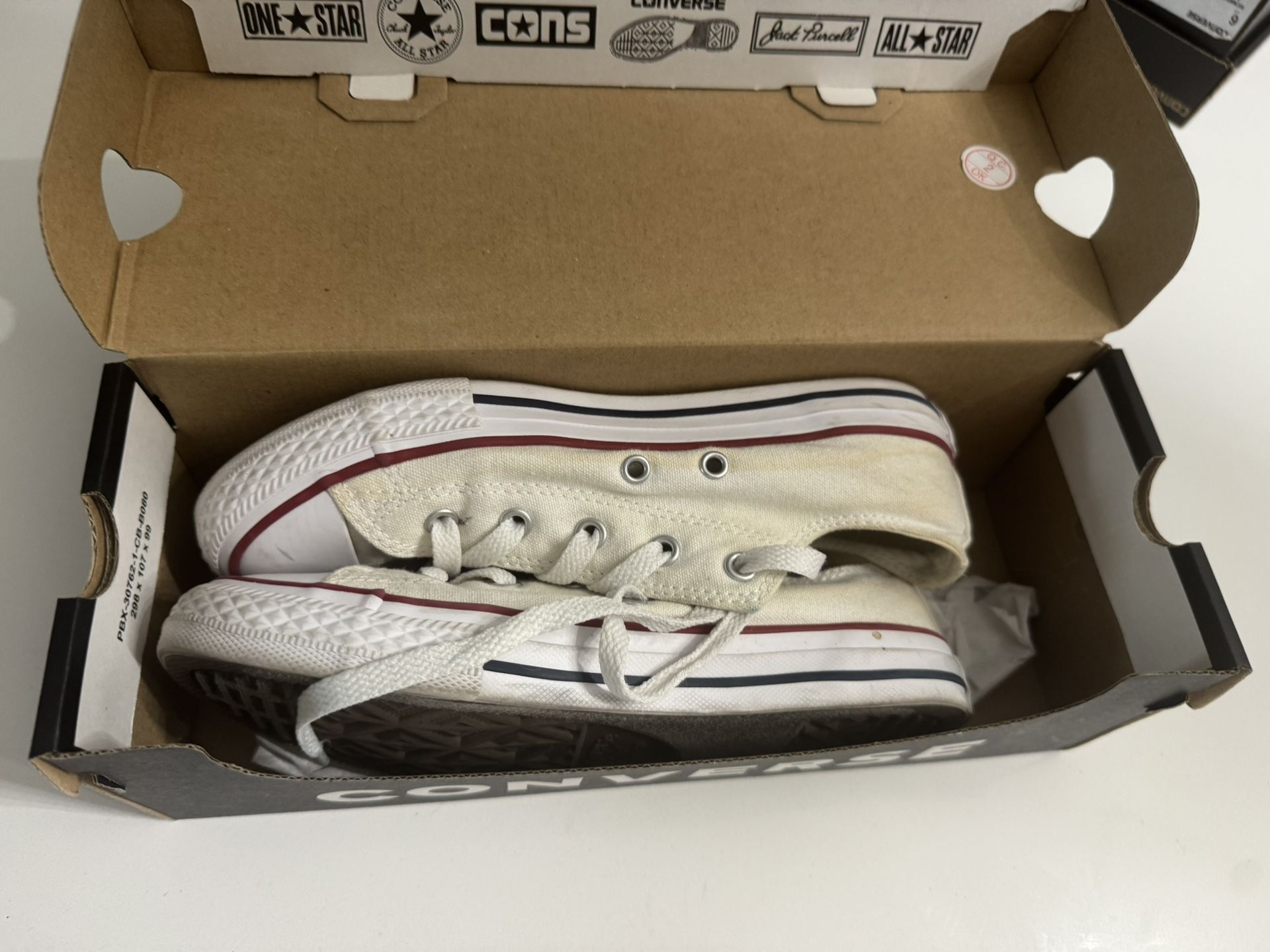 Converse White Size 3. Low Top. Unisex 