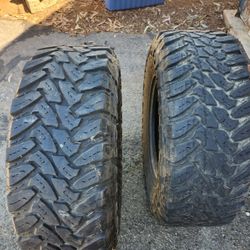 2 Used Tires 315/70R18