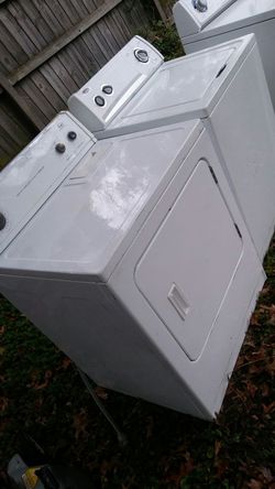 Whirlpool Washer & Electric Dryer Set