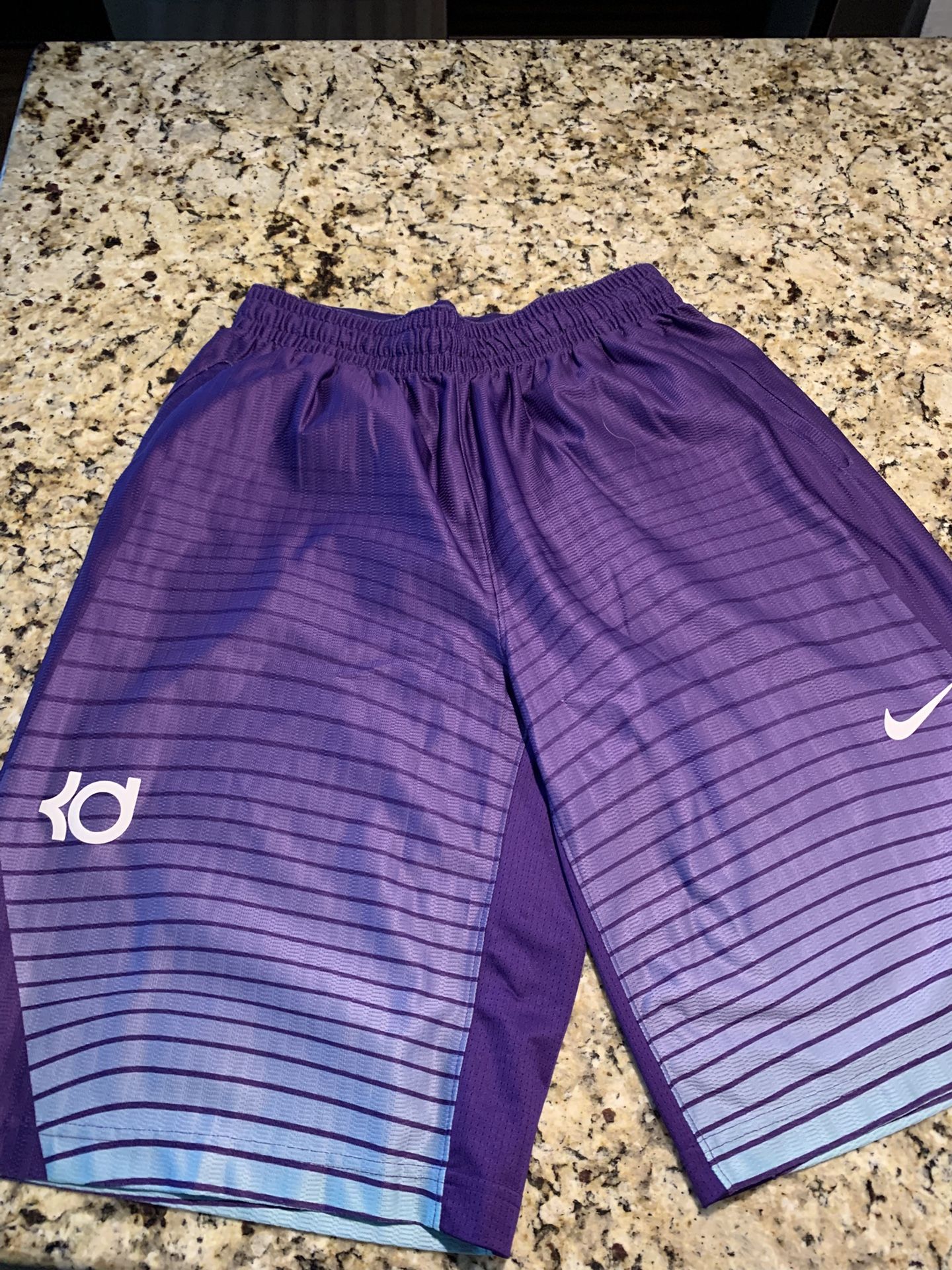 Men’s Nike KD Basketball Shorts, Size Large, Purple & Blue,