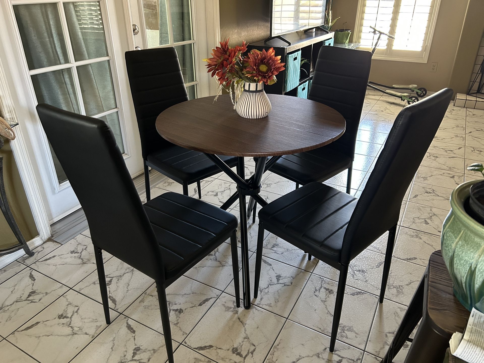 Dining Table Set
