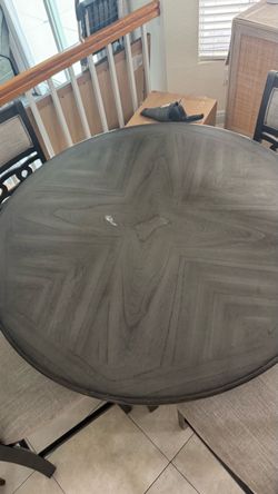 Bat height dining table