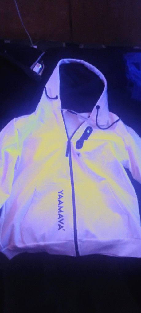 Yaamava  Jacket/Hoodie