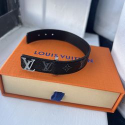 LV Slim Bracelet Size 19