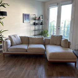 Castelry Owen Chaise Sectional Sofa