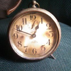 Vintage big Ben wind-up alarm clock