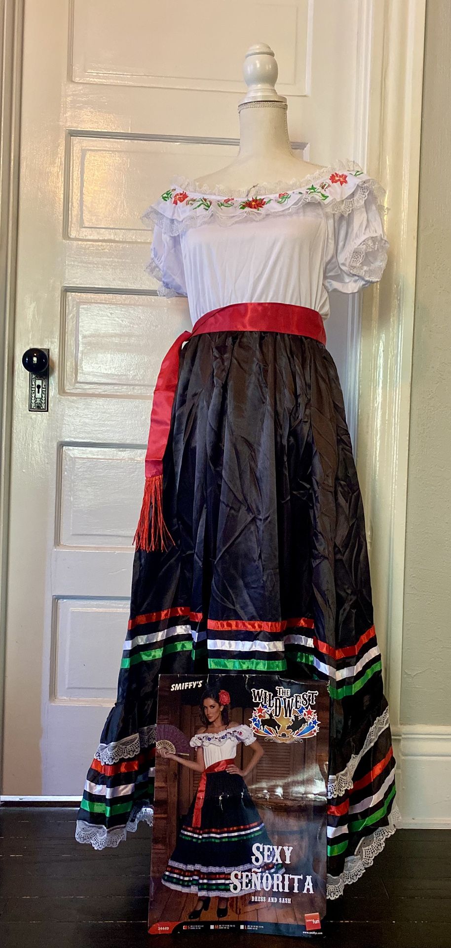 Halloween Costume- Sexy Senorita (S)