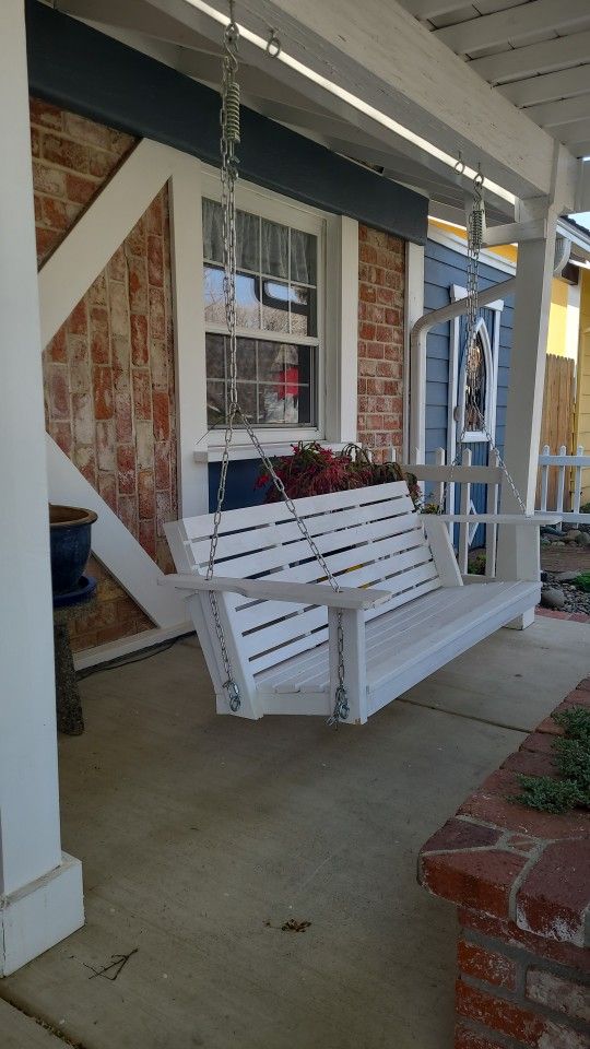 Porch Swing/wood