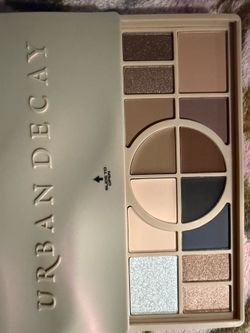 Naked shaped palette