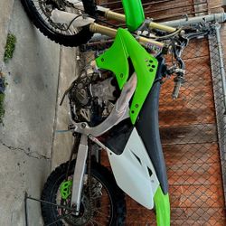  2009 Kawasaki Dirt Bike Kx450f