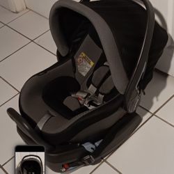 CLEAN Peg Perego baby car seat with base ONLY $20 FIRM for quick pickup!