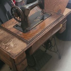 Singer Sewing Machine