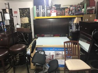 Queen bedroom set, real wood