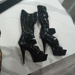 Black Under Knee Heels Size 10/11