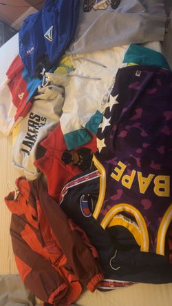 Men’s clothing size small-large
