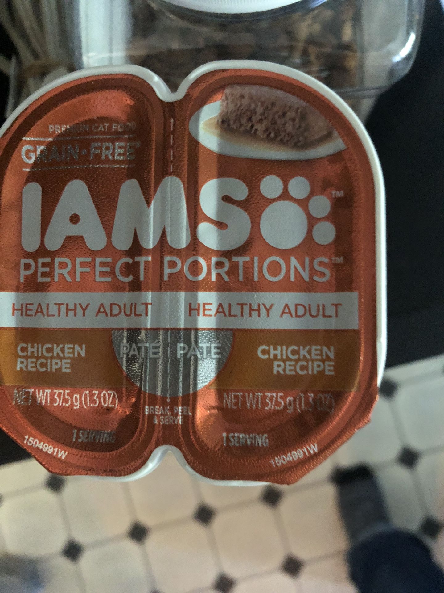Lot Of Cat Food Iams Sheba Blue Buffalo Treats