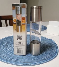 2 in 1 Salt and Pepper Grinder