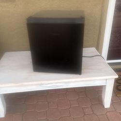 Hisense Mini Refrigerator