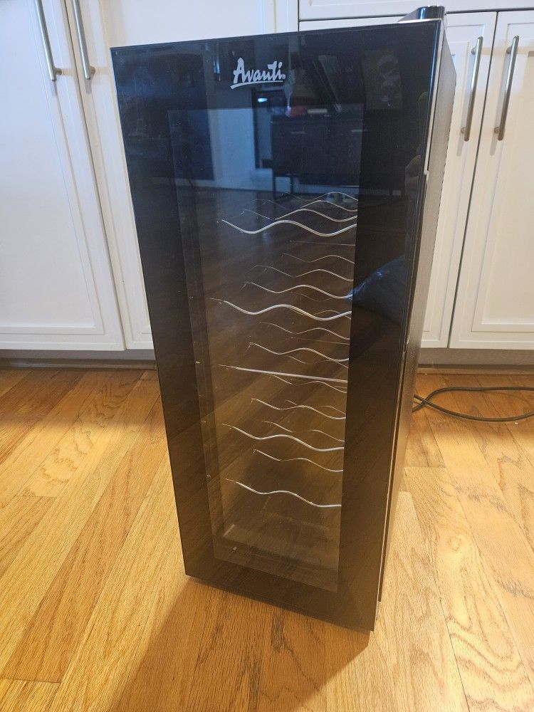 wine mini fridge cooler