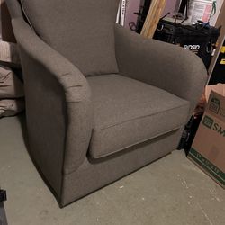 Like New Maternity Chair For Sale