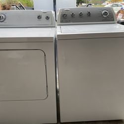 Like New Whirlpool washer and dryer set Free Delivery And Warranty 