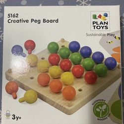 Plan Toys Creative Peg Board