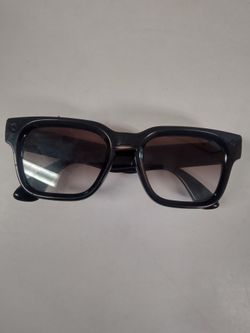 Meta fury essilorluxottica glasses need charging case 40 % charge