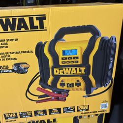 DEWALT Portable Power 2000 Peak Amp Jump Starter w/Digital Compressor