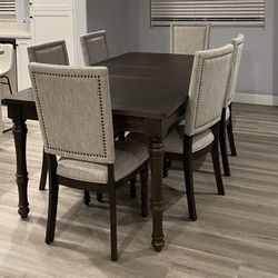 Dining Table W/ Chairs Included & Leaf 