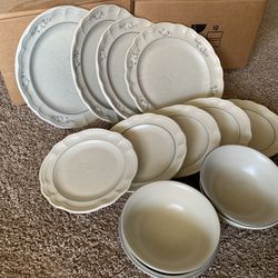 12 pieces Dinner set - Pfaltzgraff Heirloom