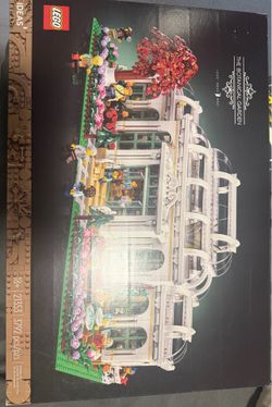 NEW LEGO Botanical Garden 21353 - Brand New In Box