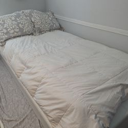 Day Bed With Trundle And Mattresses 