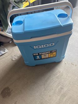 Igloo 30-Quart Hard Cooler - Light Blue