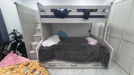 Bunk bed