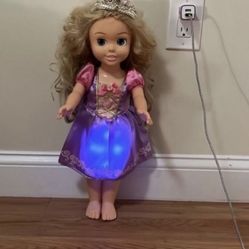 Princess Repuzel Lights Up Talks 20 Inches Tall 
