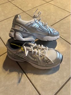 Under Armour White & Silver Training Shoes