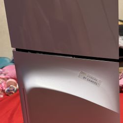 It’s Not Damage And It  Has No Box Come With a Controller