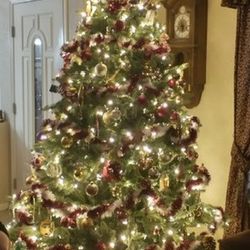 7.5 Foot Tall Pre-lit Christmas Tree 100 OBO 