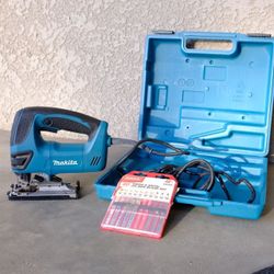 Makita 4350FCT Jig saw + Pack Of 20 Blades 