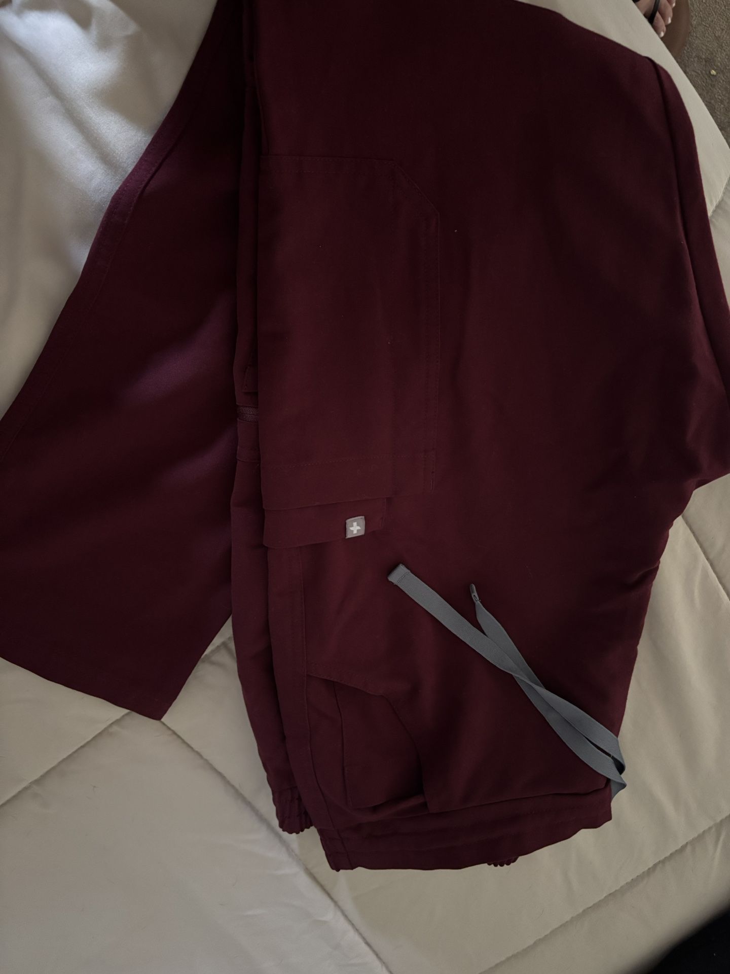 FIGS Scrubs Set