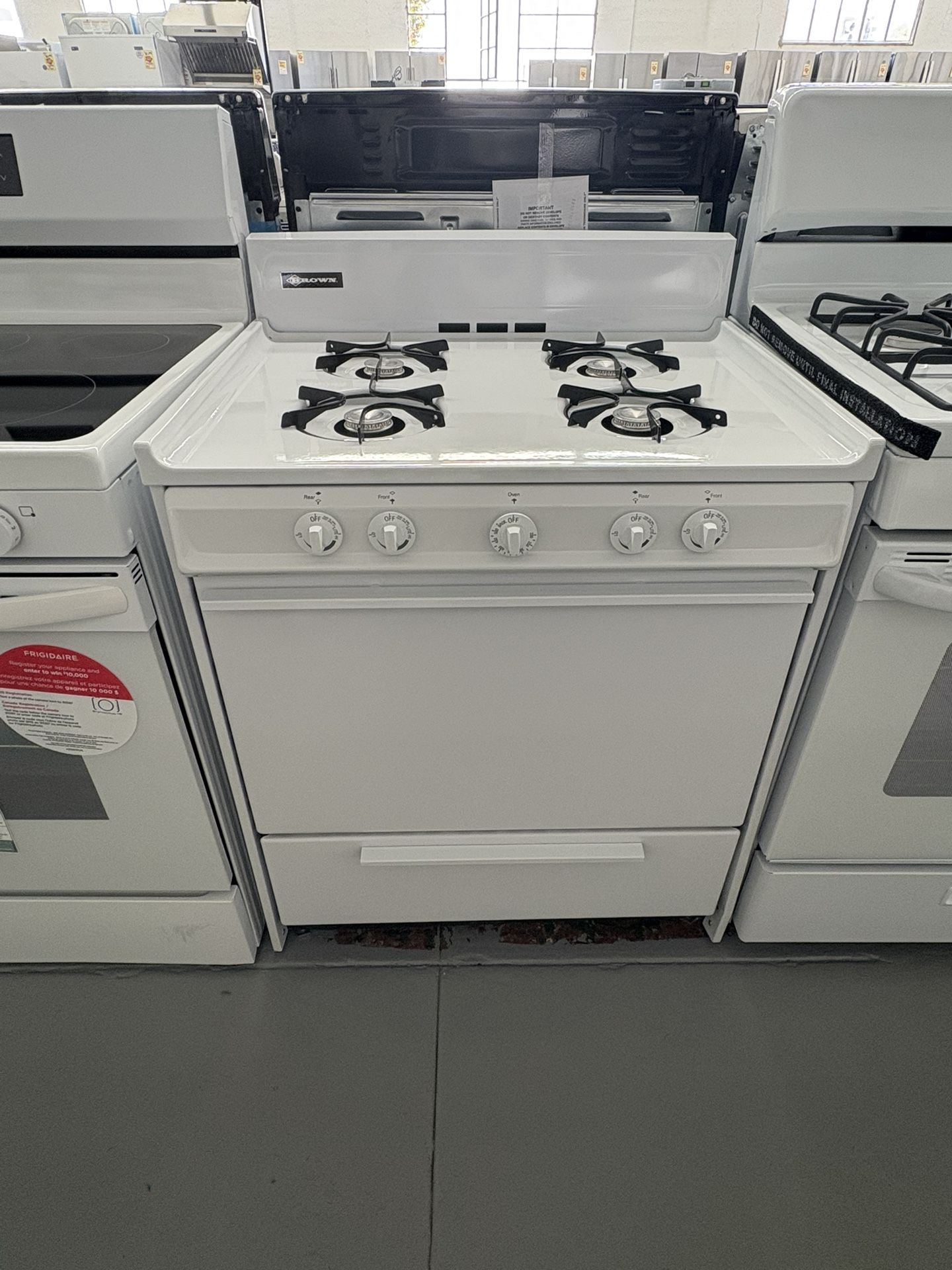 BROWN 30” Gas Stove / 1 Years Warranty