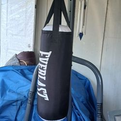 𝑺𝒕𝒂𝒏𝒅 𝒘𝒊𝒕𝒉 𝒃𝒂𝒈