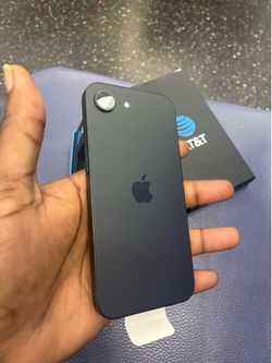 iPhone 16e