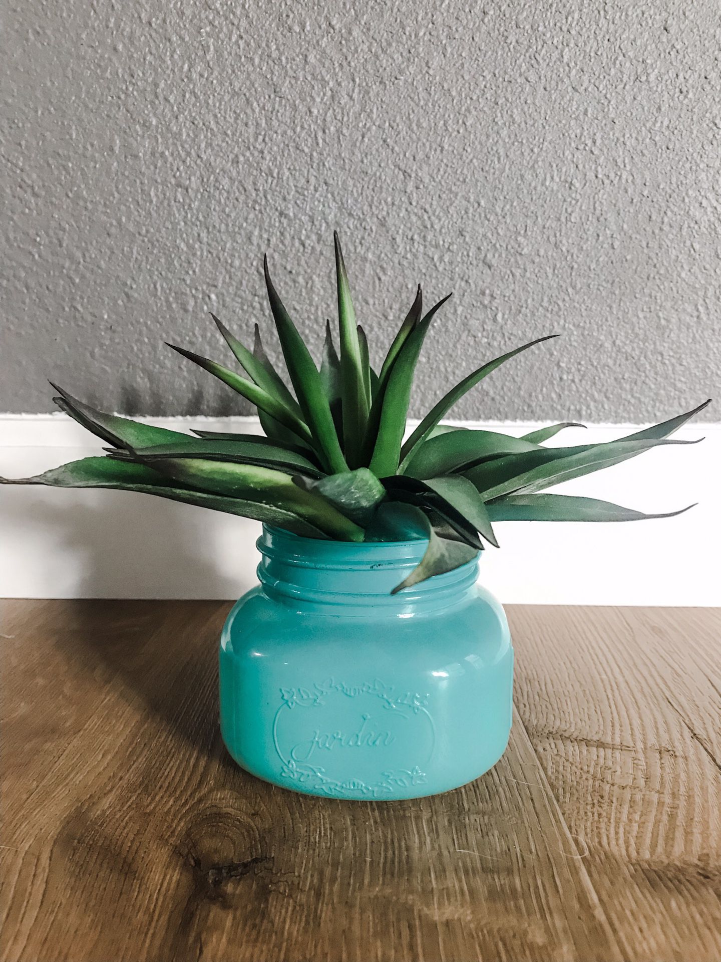 Jar flower vase