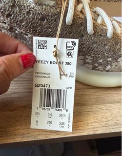 Yeezy boost 380 Pyrite