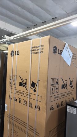 LG Refrigerator in Original Box kimchi refrigerator