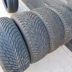 4 New Old Stock 235 50 17 Nokian Hakkapeliitta R2 & R3 Tires Date 2015 & 2016